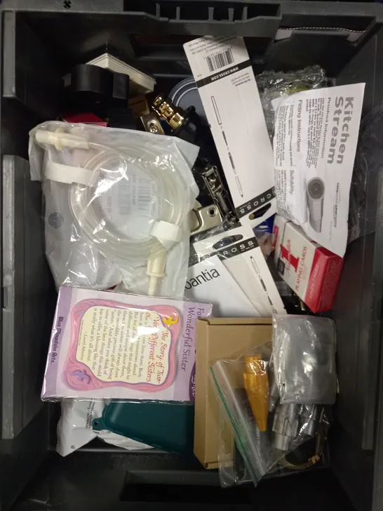 BOX OF APPROXIMATELY 20 ASSORTED HOUSEHOLD ITEMS TO INCLUDE CALMER NATURAL EARPLUGS, FABRIC GLUE, SHOWER HEAD ETC 