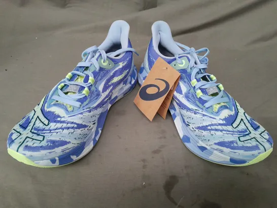 BOXED PAIR OF ASICS NOOSA TRI 15 SHOES IN BLUE/GREEN MULTI UK SIZE 7