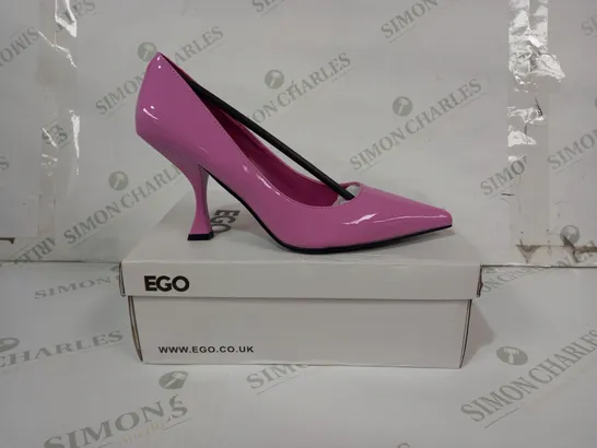 BOXED PAIR OF EGO CLOSED AND POINTED TOE HEELS IN PINK UK SIZE 6