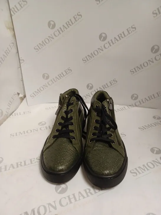 ADESSO LUNA ZIP TRAINERS IN OLIVE - SIZE UK6