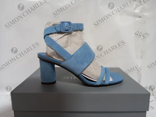 BOXED VIONIC BLUE OPEN TOE HIGH HEELS - SIZE 6