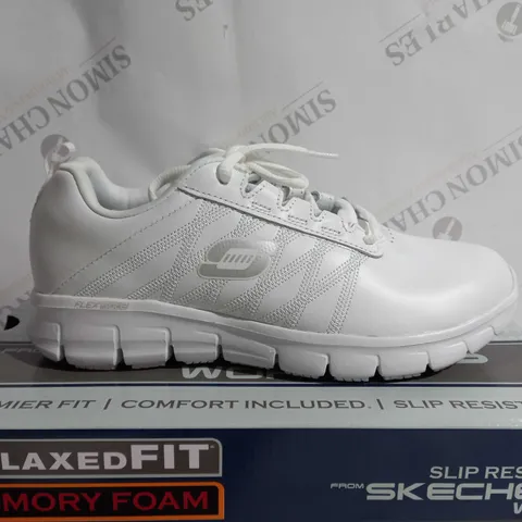 SKECHERS WORK SLIP RESISTANT WHITE SIZE 6