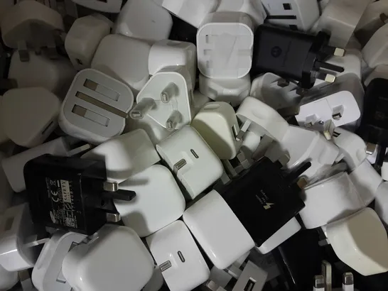 BOX OF APPROXIMATELY 150 ASSORTED USB/C PHONE PLUGS