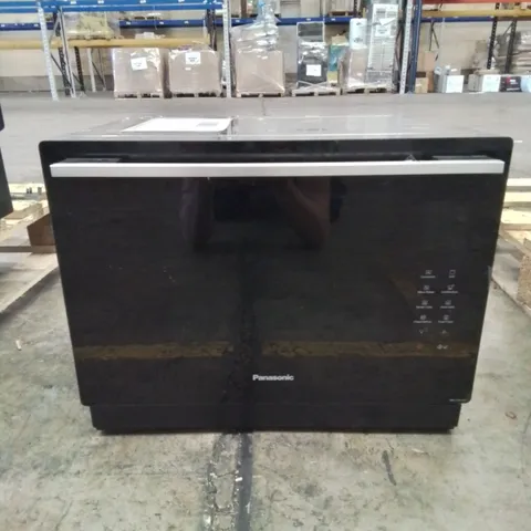 PANASONIC CF87 FULLY INTEGRATED SPEED CONVECTION OVEN, GRILL AND MICROWAVE UNIT. -COLLECTION ONLY-
