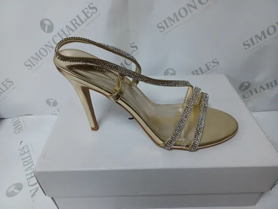 PAIR OF BELLE BEAUX HIGH HEELED SHOES GOLD SIZE 8