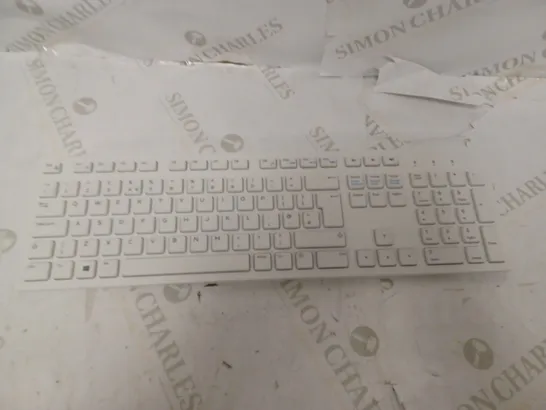 SLIM WHITE WIRELESS KEYBOARD