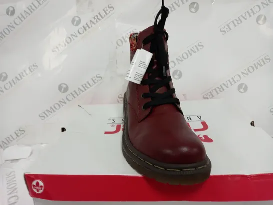 RIEKER RED INTEREST COLOUR BOOT SIZE 6 1/2 - BOXED 