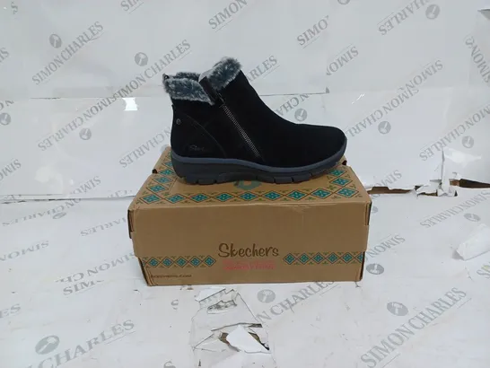 BOXED SKECHERS HIGH ZIP BLACK BOOT- SIZE 5 