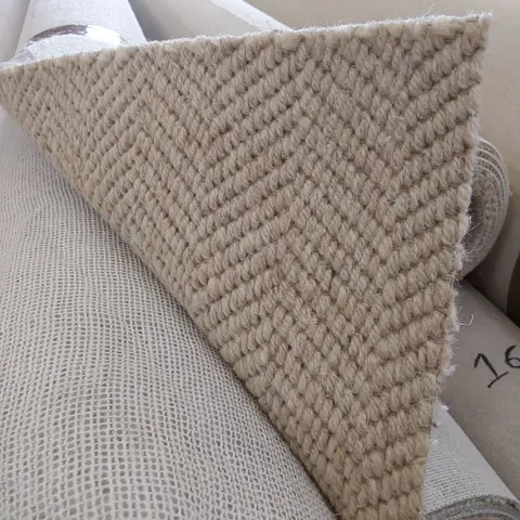 ROLL OF QUALITY LAKELAND WEAVE BUTTERMERE CARPET // SIZE: APPROX 4 X 2.61m