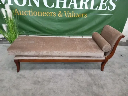 DESIGNER ITALIAN 19TH CENTURY STYLE MAHOGANY CHAISE LONGUE WITH BROWN FABRIC UPHOLSTERY