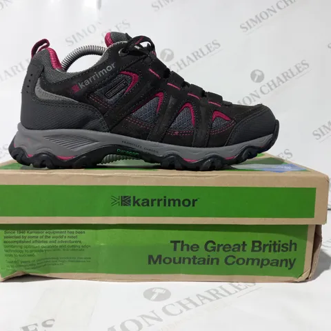 BOXED PAIR OF KARRIMOR MOUNT LOW SHOES IN BLACK/PINK UK SIZE 5.5
