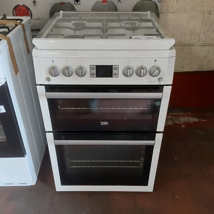 OVEN GAS COOKER IN WHITE - BDVG675NTW 4823840-Simon Charles Auctioneers