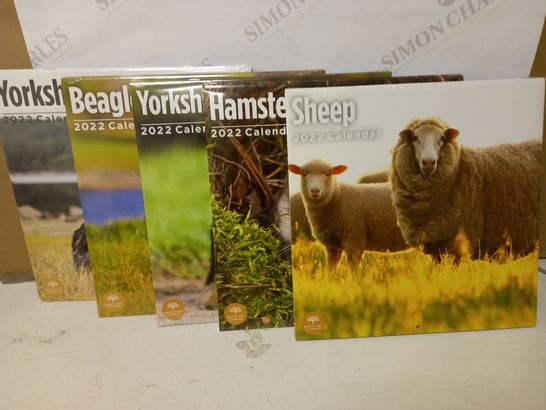 LOT OF 10 ASSORTED CALENDERS - 2022 TO INCLUDE BEAGLES, HAMSTERS, SHEEP, ETC