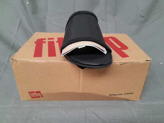 BOXED PAIR OF FITFLOP LEATHER SLIDES IN BLACK UK SIZE 7