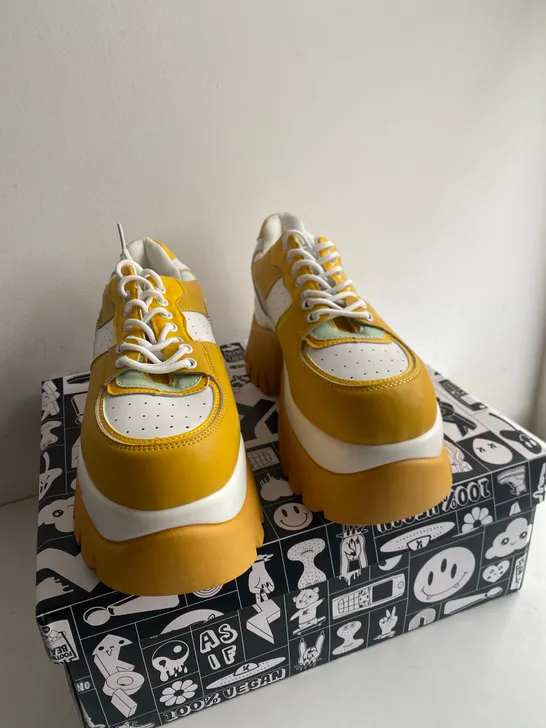 BOXED PAIR OF KOI KIM JUICE GREEN TRAINERS SIZE 6