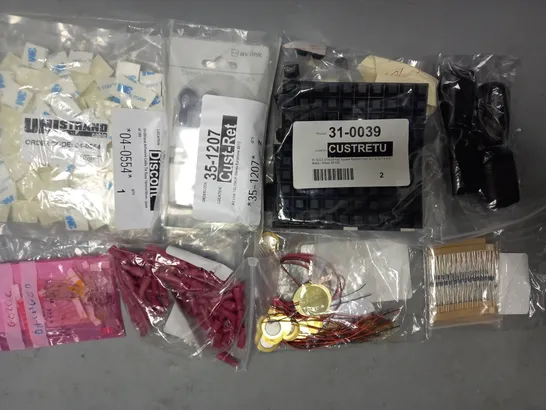 BOX OF APPROXIMATELY 15 ASSORTED ITEMS TO INCLUDE UNCASED TRANSDUCERS, ETC - COLLECTION ONLY