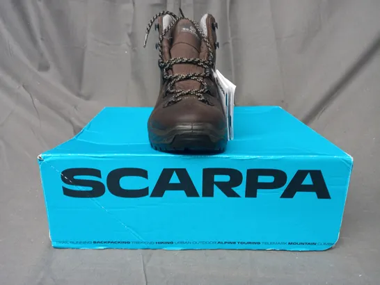 BOXED PAIR OF SCARPA TERRA GTX BOOTS IN BROWN UK SIZE 6.5