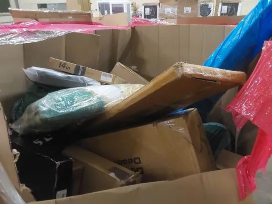 PALLET OF ASSORTED HOUSEHOLD ITEMS AND CONSUMER PRODUCTS TO INCLUDE; RETRACTABLE BABY GATE, COMPUTER DESK, DIGITAL PHOTO FRAME ETC