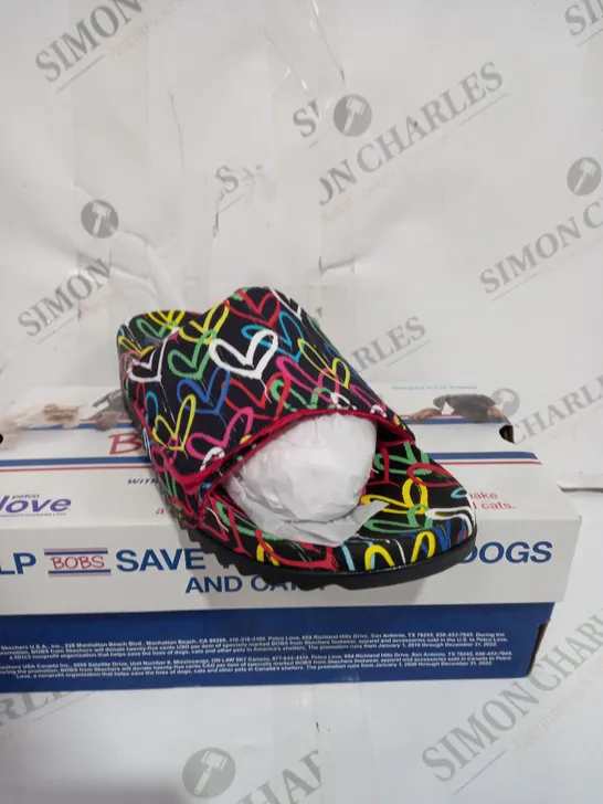 SKETCHERS POP UP SLIDERS IN BLACK & MULTI COLOURED HEARTS - SIZE 7