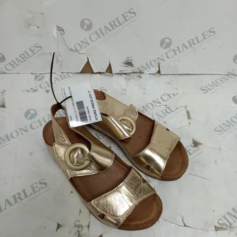 UNBOXED PAIR OF ADESSO LILY LEATHER SANDAL GOLD SIZE 3
