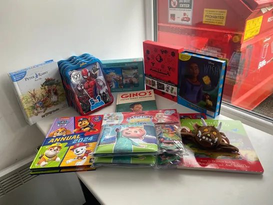 15 ASSORTED ITEMS TO INCLUDE: 4 X SPIDERMAN 5 IN 1 SET, GINO'S ITALIAN FAMILY ADVENTURE, PAW PATROL ANNUAL, WISH BUSY BOOK, COCOMELON BATH TIME BOOK ETC 
