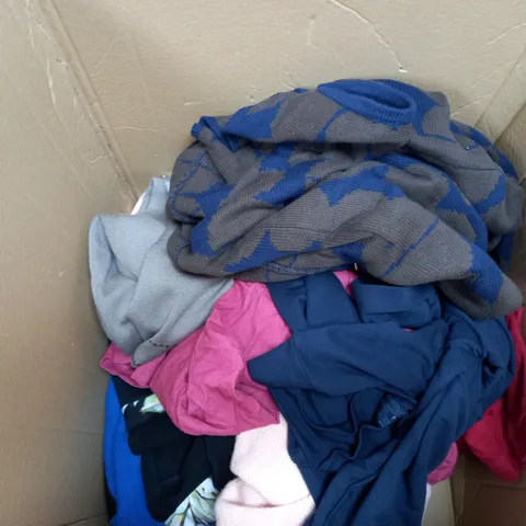 BOX OF APPROX. 20 ASSORTED CLOTHING ITEMS TO INCLUDE CENTI OLIVE COAT, WYNNE LAYERS JUMPER, SUNGLASSES WITH CASE