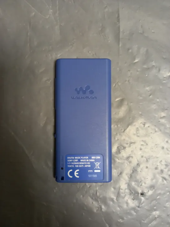 SONY WALKMAN NW-E394 DIGITAL MUSIC PLAYER 