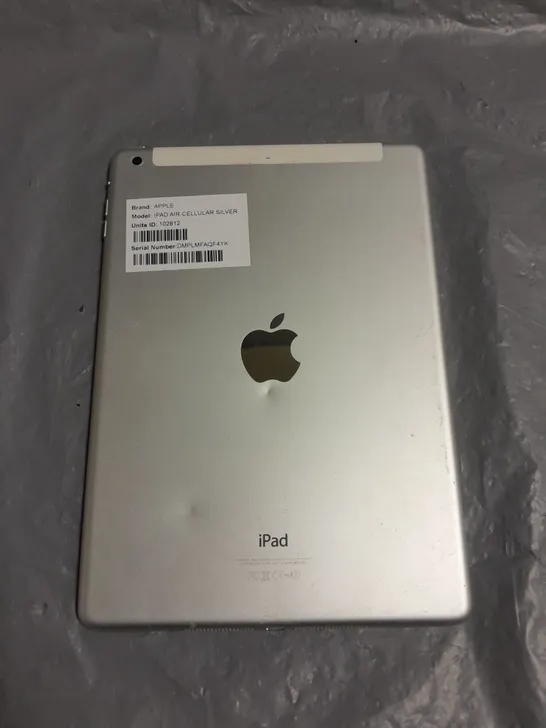 UNBOXED APPLE IPAD AIR CELLULAR IN SILVER - A1475