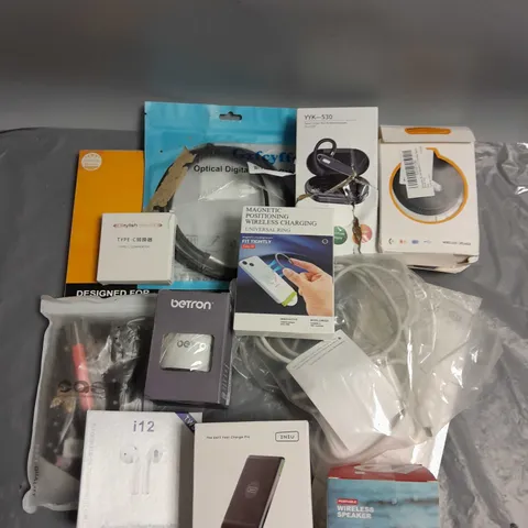 BOX OF APPROX 30 ELETRICAL ITEMS AND ACCESSORIES TO INCLUDE BETRON PORTABLE SPEAKER, STEREO SUPER MINI WIRELESS HEADSET, INIU WIRELESS CHARGER STAND ETC 