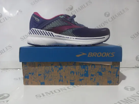 BOXED PAIR OF BROOKS ADRENALINE GTS 22 SHOES IN PURPLE UK SIZE 3.5