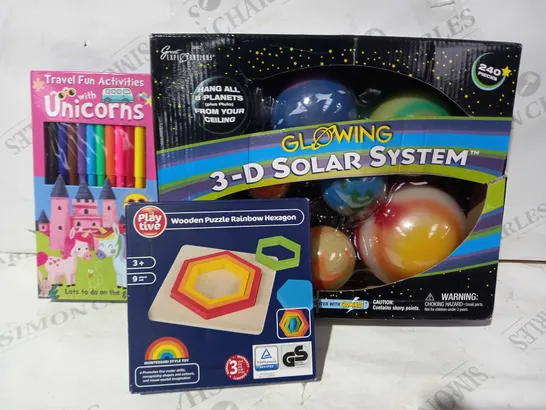 BOX OF APPROXIMATELY 10 ASSORTED TOYS AND GAMES TO INCLUDE GLOWING 3D SOLAR SYSTEM, PLAYTIVE WOODEN PUZZLE RAINBOW HEXAGON, TRAVEL FUN ACTIVITIES WITH UNICORNS, ETC