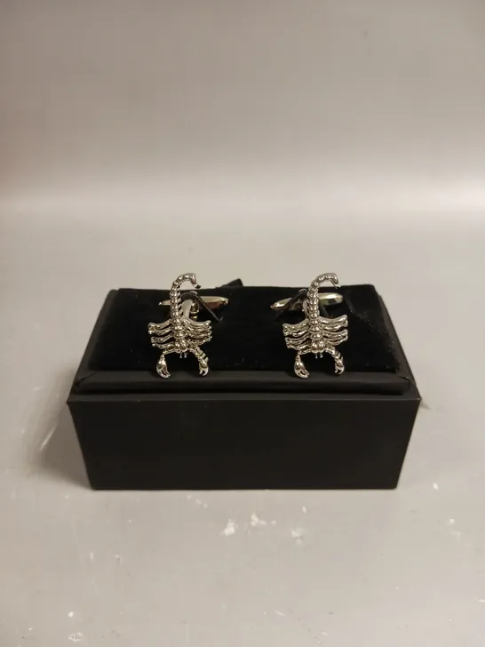 SCORPION DESIGN CUFFLINK PAIR 