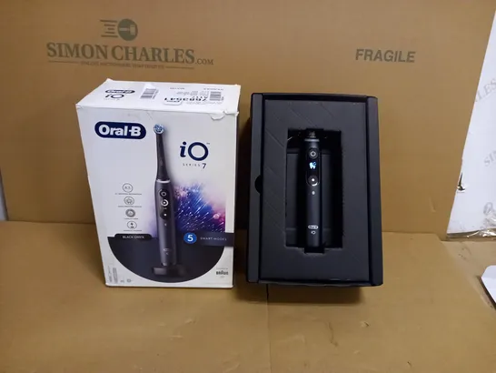 ORAL-B IO 7 BLACK ELECTRIC TOOTHBRUSH