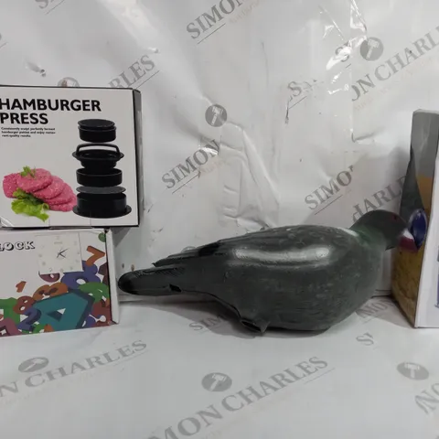 BOX OF APPROXIMATELY 9 ASSORTED ITEMS TO INCLUDE - HAMBURGER PRESS - DIY CLOCK - ELECTRIC SALT & PEPPER MILL ECT