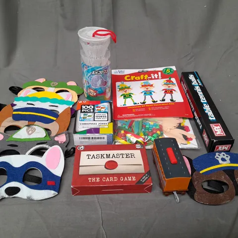 BOX OF ASSORTED TOYS AND GAMES TO INCLUDE CRAFT KITS, CARD GAMES AND TABLE TENNIS BALLS