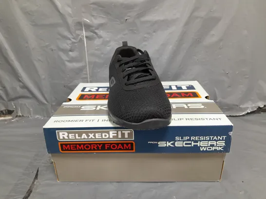 BOXED PAIR OF SKECHERS WORK MEMORY FOAM IN BLACK SIZE 6