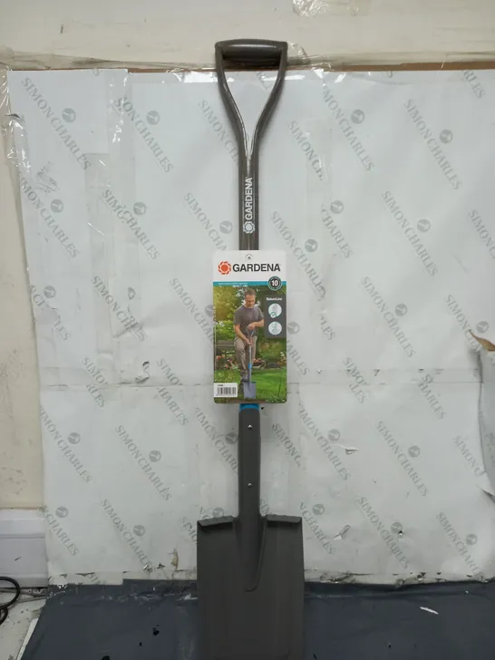 BOXED GARDENA SPADE 