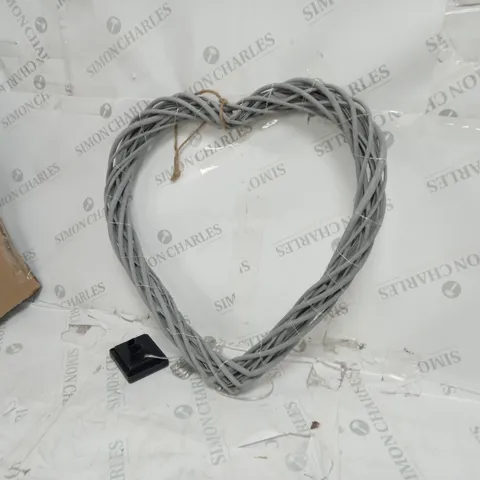 GREY WILLOW SOLAR LIT HEART