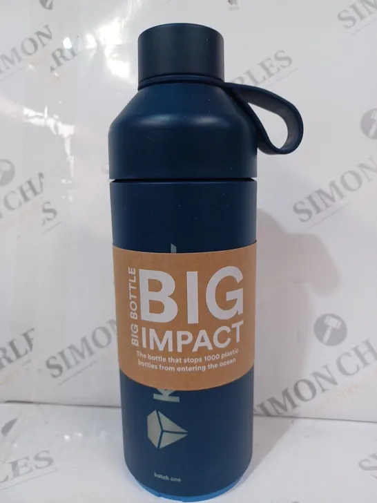 BOXED OCEAN BOTTLE BIG IMPACT WATER BOTTLE IN BLUE