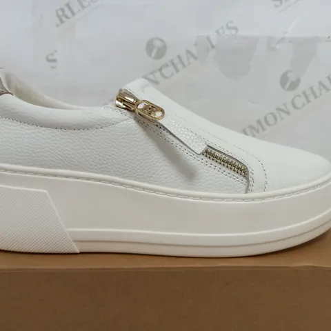 BOXED PAIR OF DUNE LONDON WHITE PLATFORM ZIP UP TRAINERS - EU 37