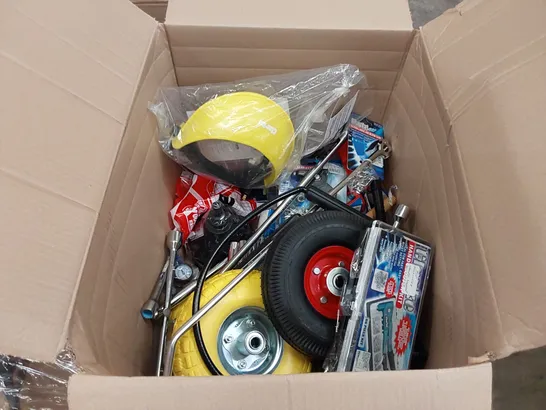 BOX OF ASSORTED TOOLS TO INCLUDE: PROFESSIONAL 2KWHOT AIR GUN KIT, TORN DRIVE SOCKET AND BIT SET, 4A INTELLIGENT BATTERY CHARGER/MAINTAINER, 8MM AIR HOSE ECT