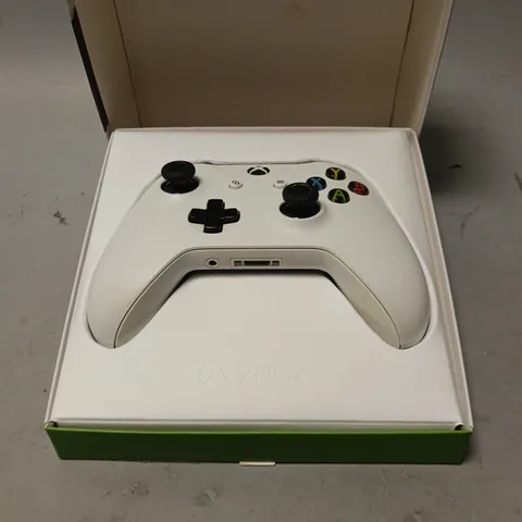 BOXED XBOX ONE WHITE WIRELESS CONTROLLER 