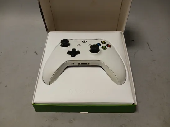 BOXED XBOX ONE WHITE WIRELESS CONTROLLER 