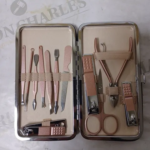 MANICURE SET & NAIL CLIPPER SET