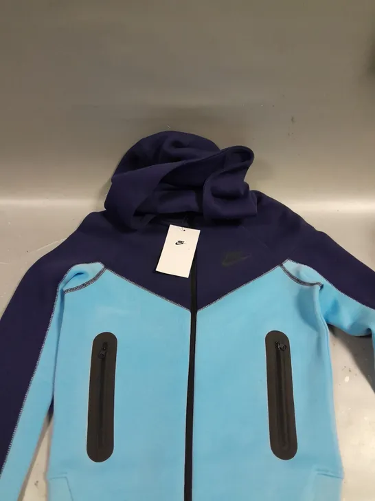 CHILDRENS NIKE LOGO FLEECE JACKET IN BLUE - 128-137CM 