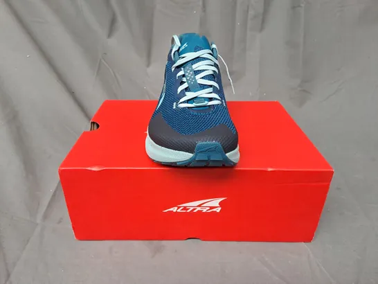 BOXED PAIR OF ALTRA W TIMP 4 SHOES IN TEAL UK SIZE 7.5