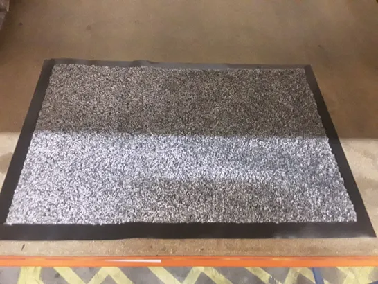 BAGGED GEATHER DOORMAT 