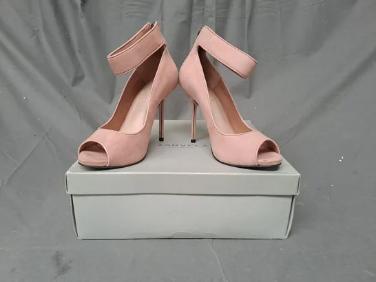 BOXED PAIR OF CARVELA BY KURT GEIGER PEEP TOE HIGH HEEL SHOES IN PINK EU SIZE 39