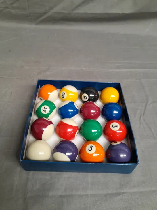 16 PIECE BILLIARD BALLS