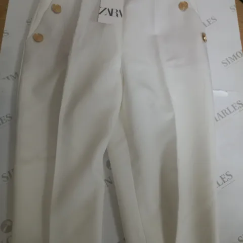 ZARA WHITE BUTTON TROUSERS - M